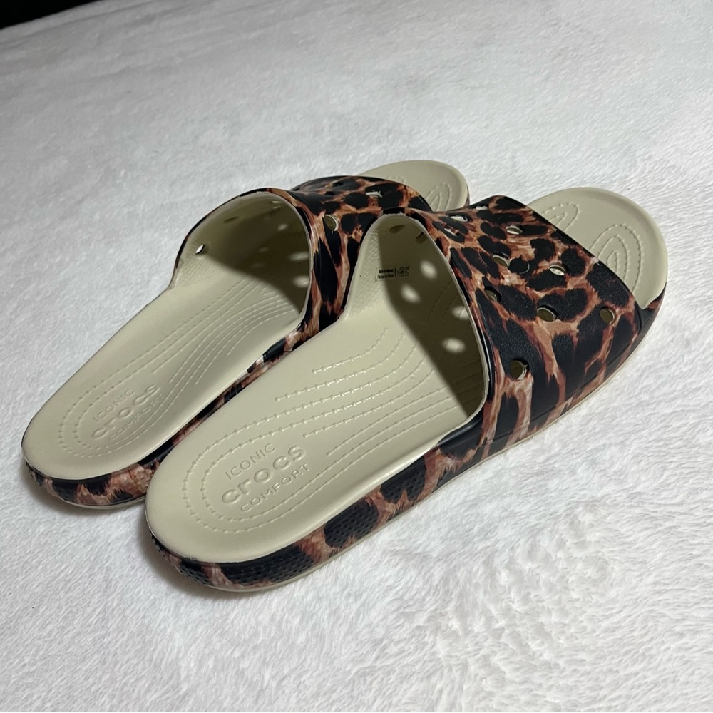 Crocs Leopard Print Men Sandals Sz 11 - Picture 3 of 6